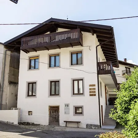 Apartma Gaia With Mountain View Vakantiehuis Kobarid