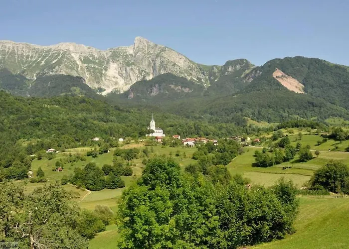 Apartma Gaia With Mountain View 펜션 코바리드