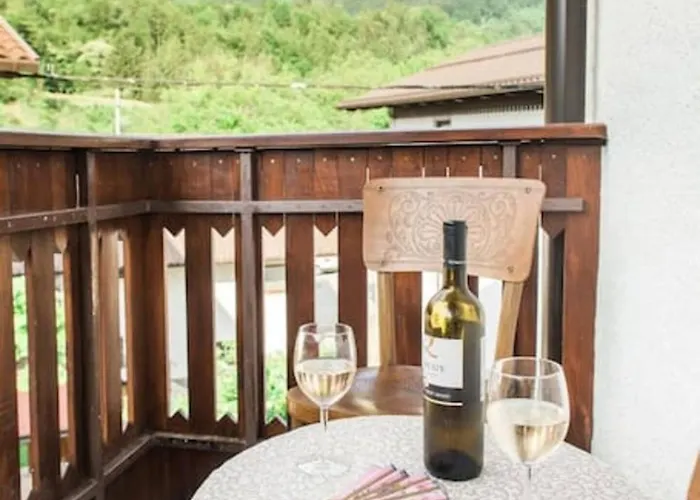 Apartma Gaia With Mountain View 펜션 코바리드